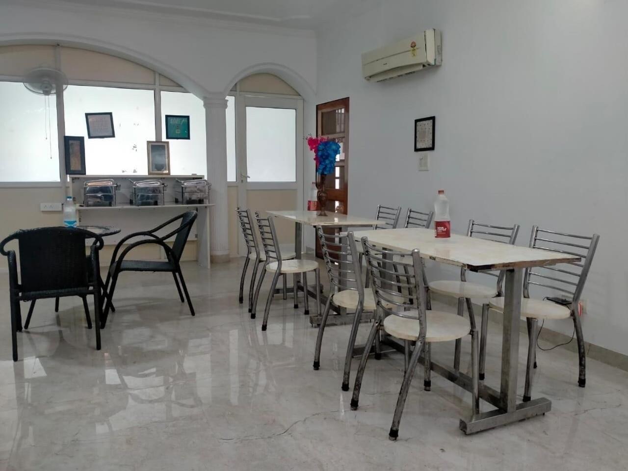 Collection O Mayank Guest House Near Iskcon Temple Noida Kālkāji Devi 외부 사진