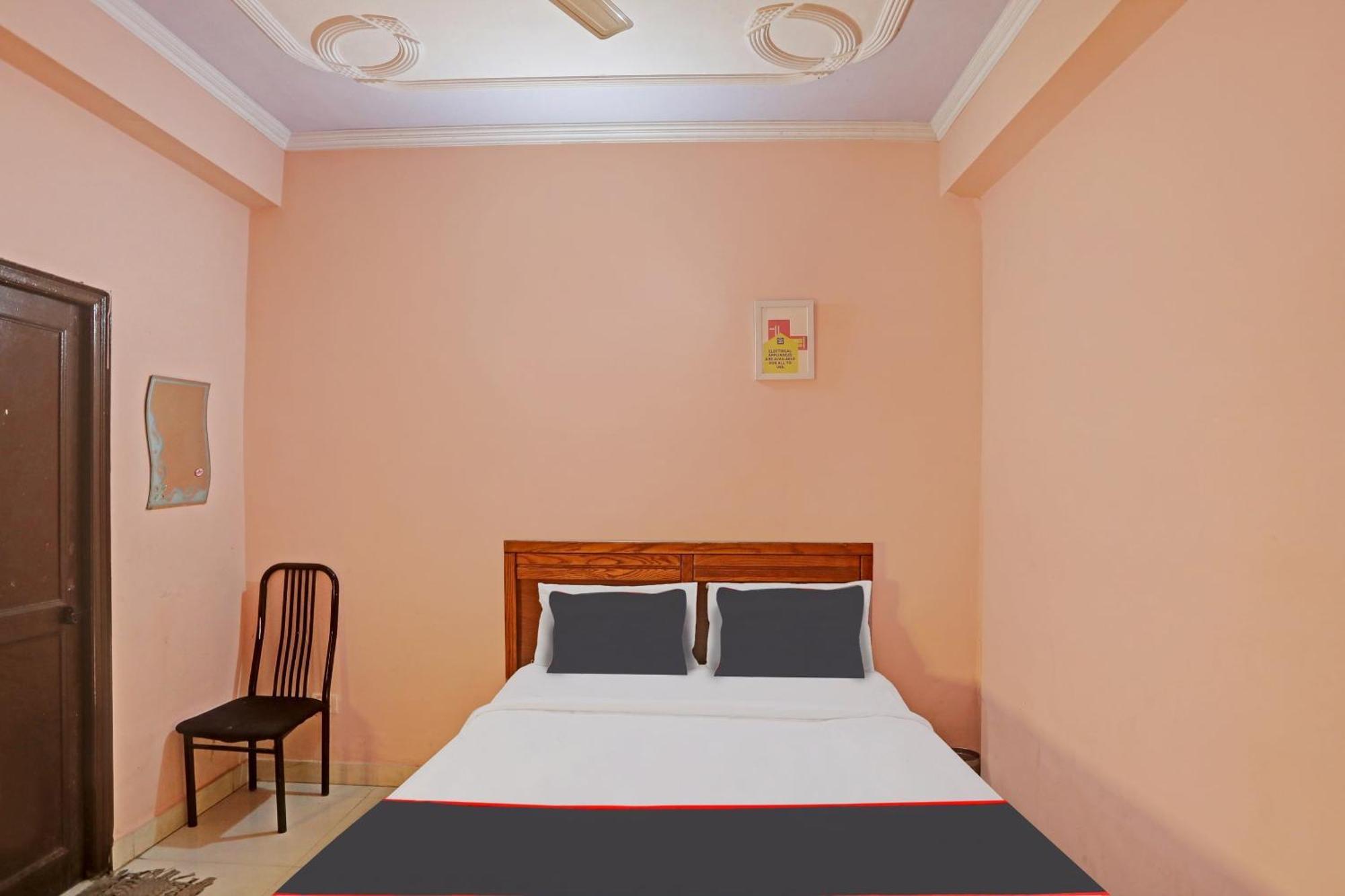 Collection O Mayank Guest House Near Iskcon Temple Noida Kālkāji Devi 외부 사진