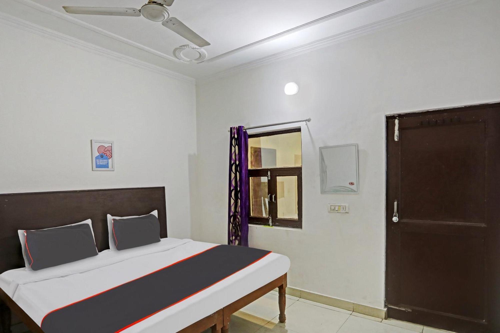 Collection O Mayank Guest House Near Iskcon Temple Noida Kālkāji Devi 외부 사진