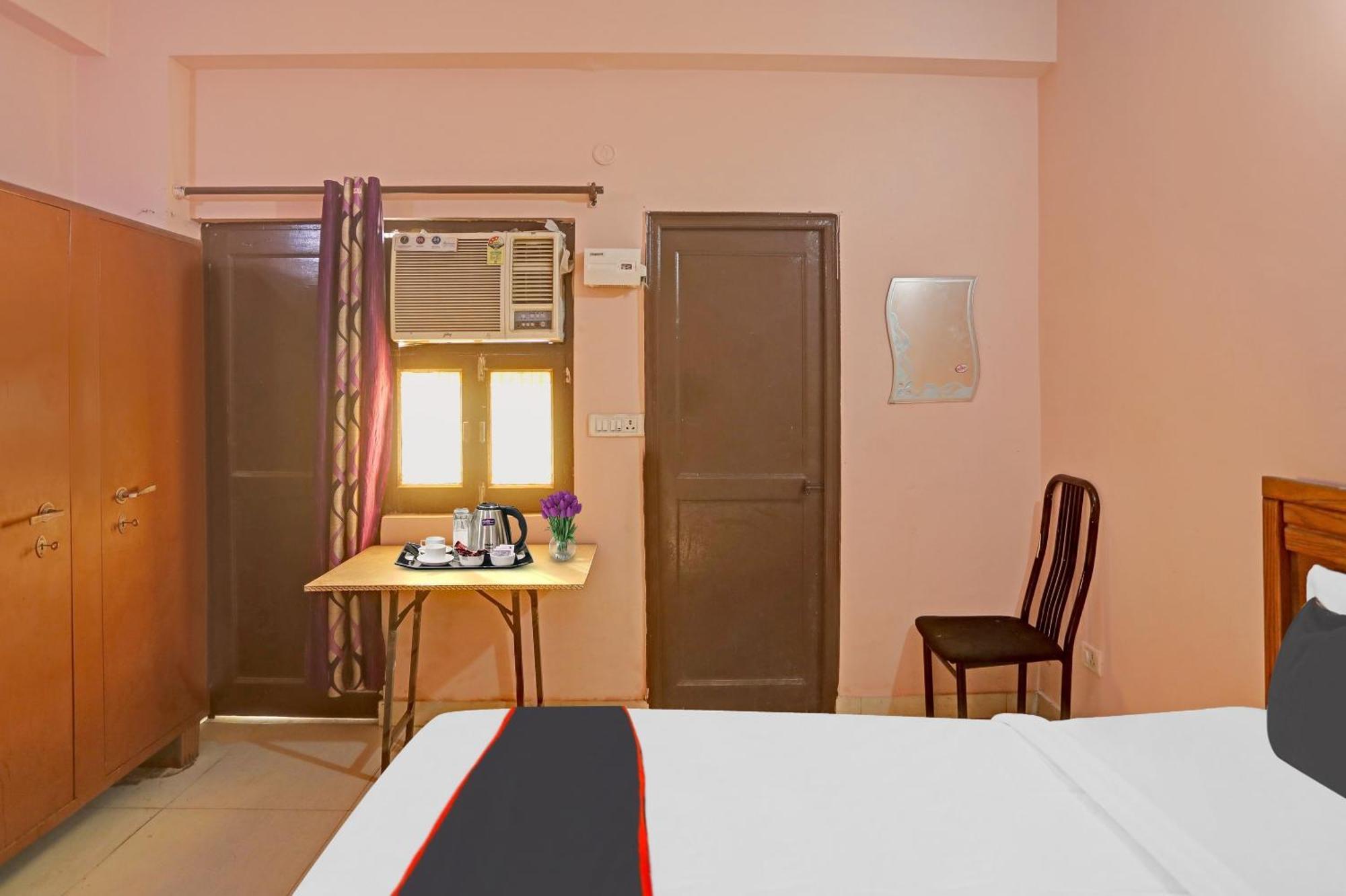 Collection O Mayank Guest House Near Iskcon Temple Noida Kālkāji Devi 외부 사진
