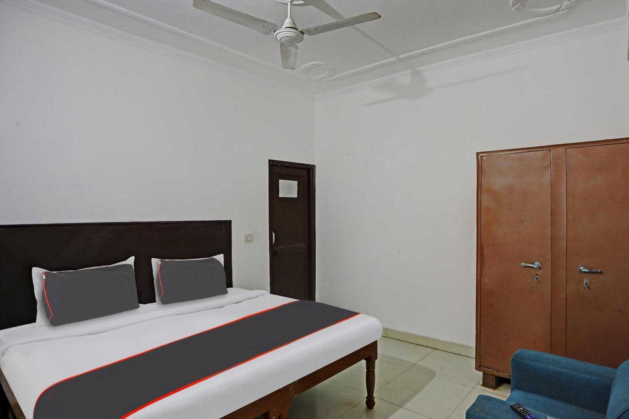 Collection O Mayank Guest House Near Iskcon Temple Noida Kālkāji Devi 외부 사진